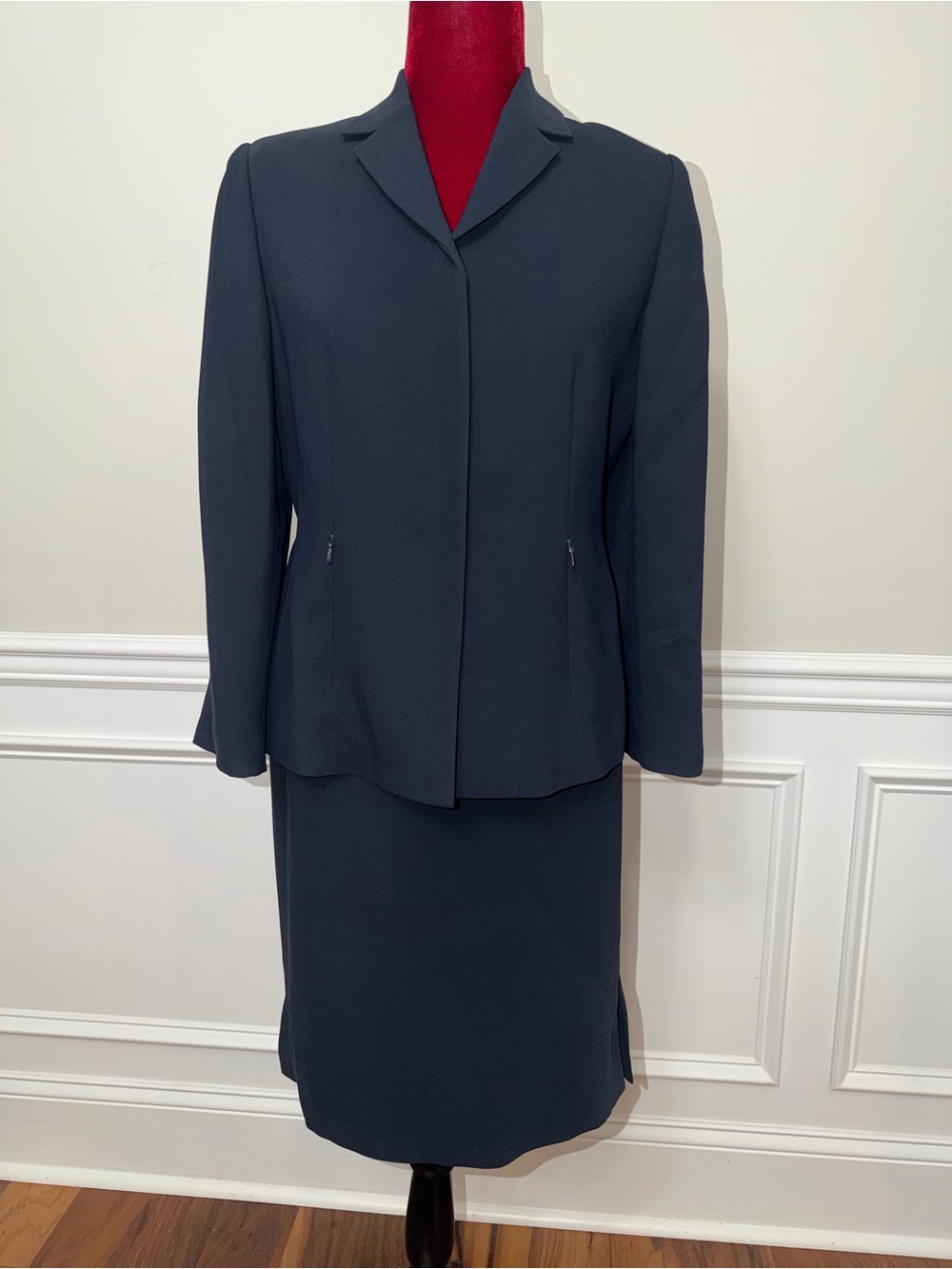 Grace Stretch Petite Navy Blue Skirt Suit Set - Size 8P - Professional Business